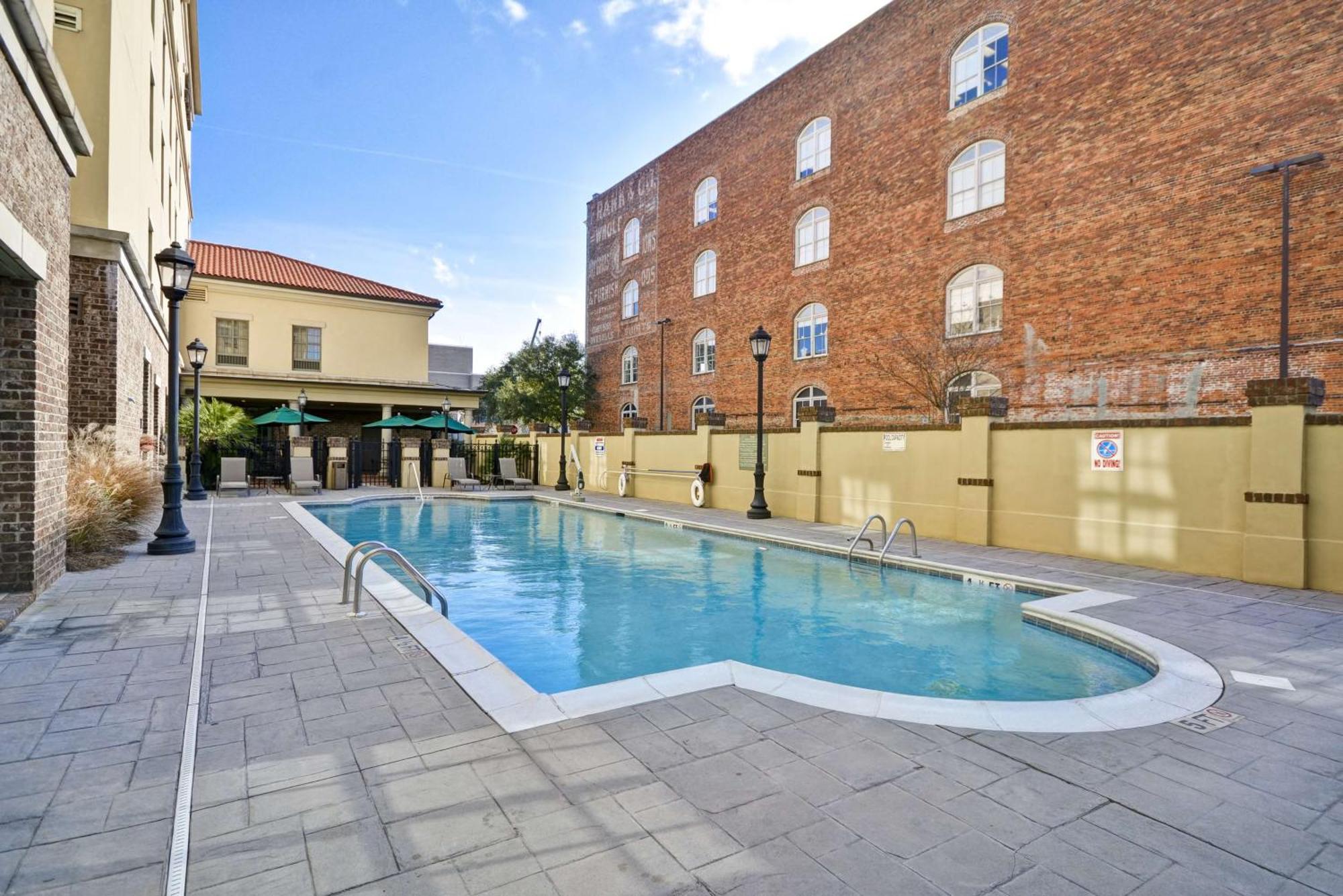 Hampton Inn & Suites Savannah Historic District Buitenkant foto