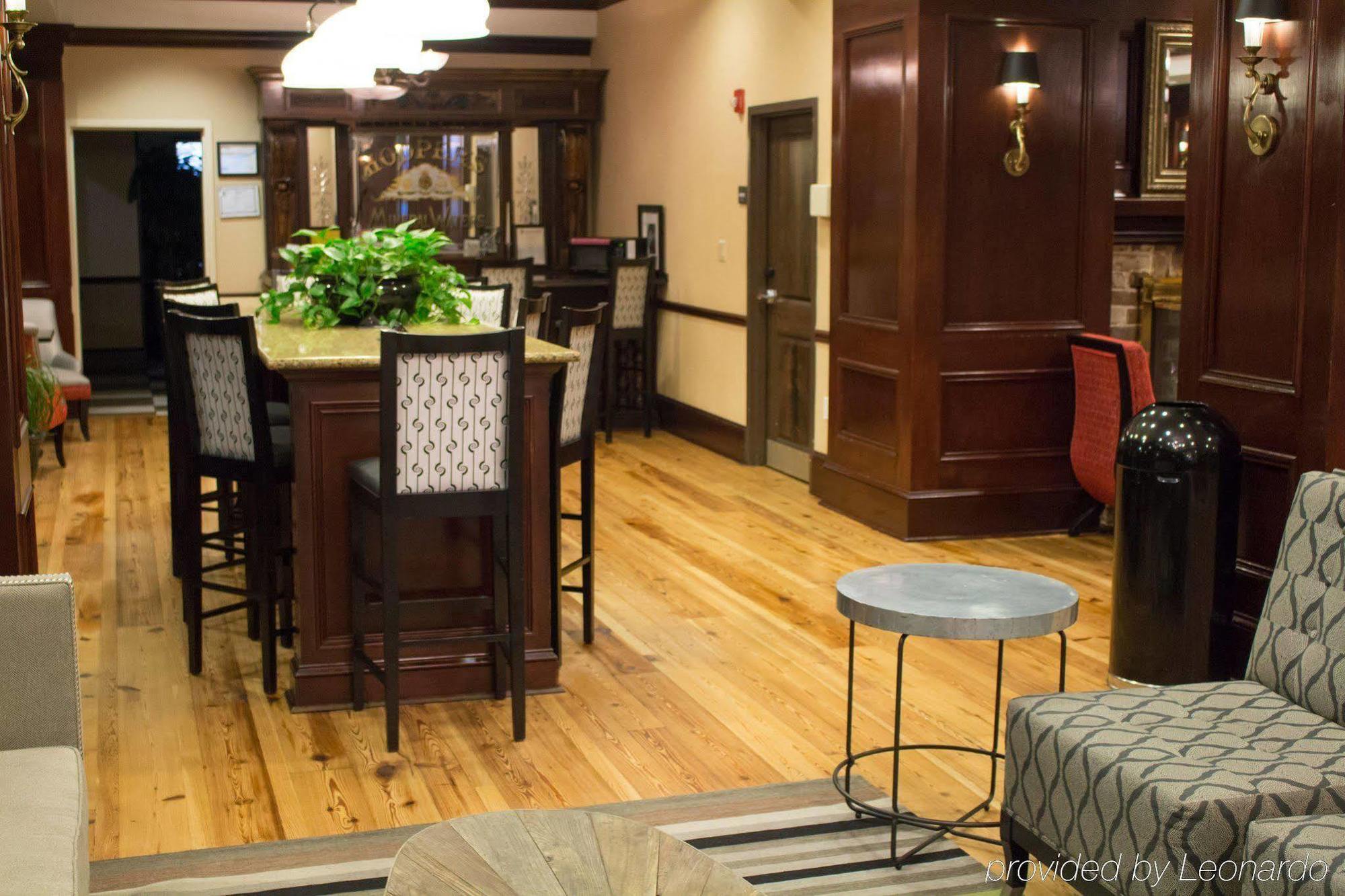 Hampton Inn & Suites Savannah Historic District Buitenkant foto