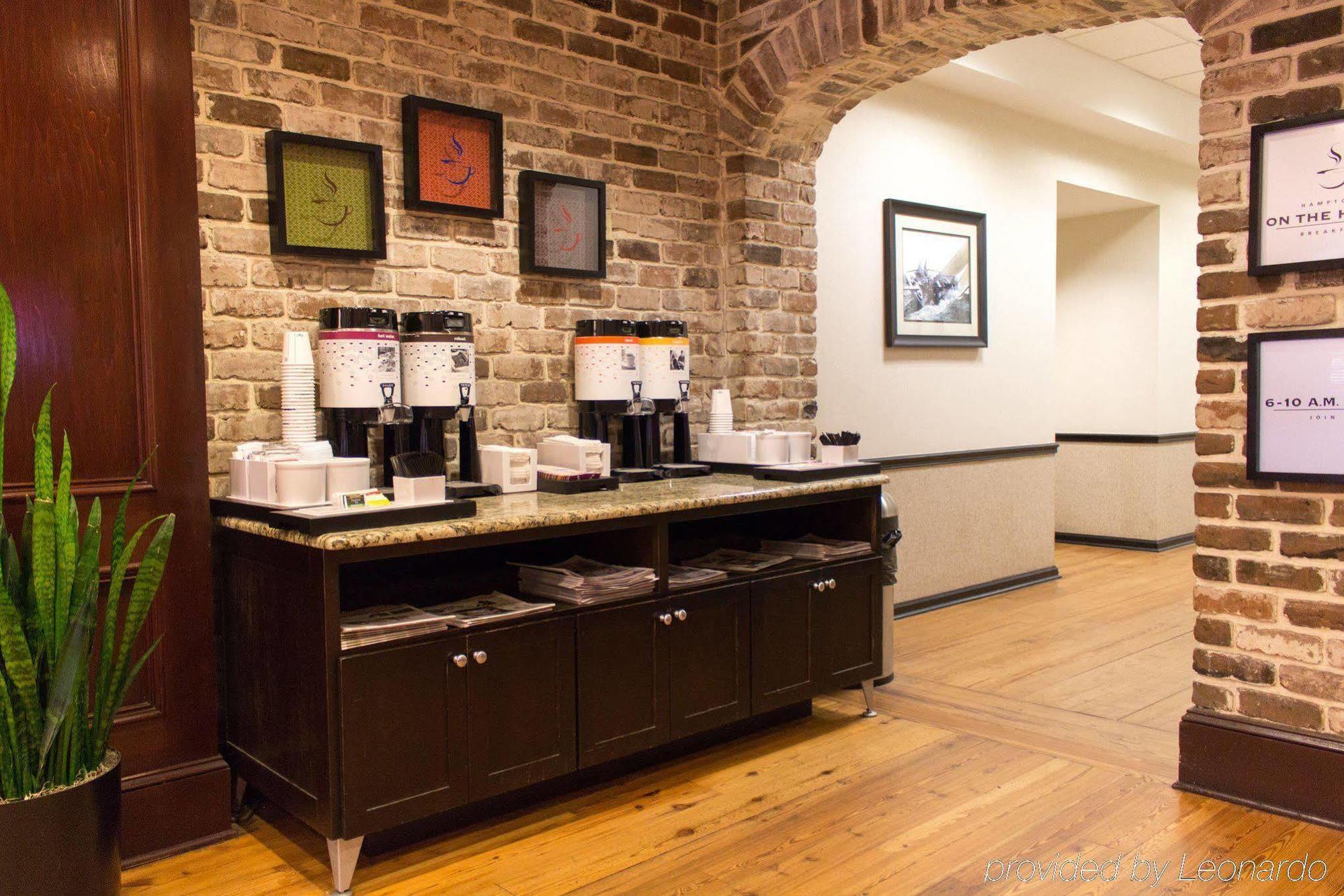 Hampton Inn & Suites Savannah Historic District Buitenkant foto